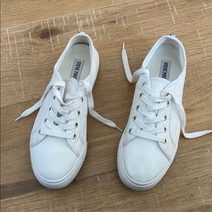 White Steve Maddon Platform Tennishoes